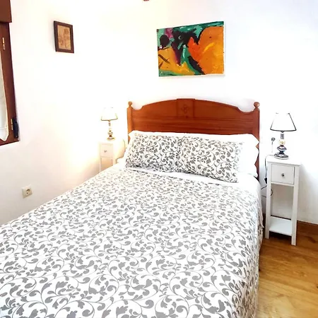 Casa La Cobaraza * 利亚内斯